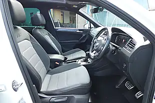 Used 2019 Volkswagen Tiguan R-Line Tech White - Interior and Exterior details 7