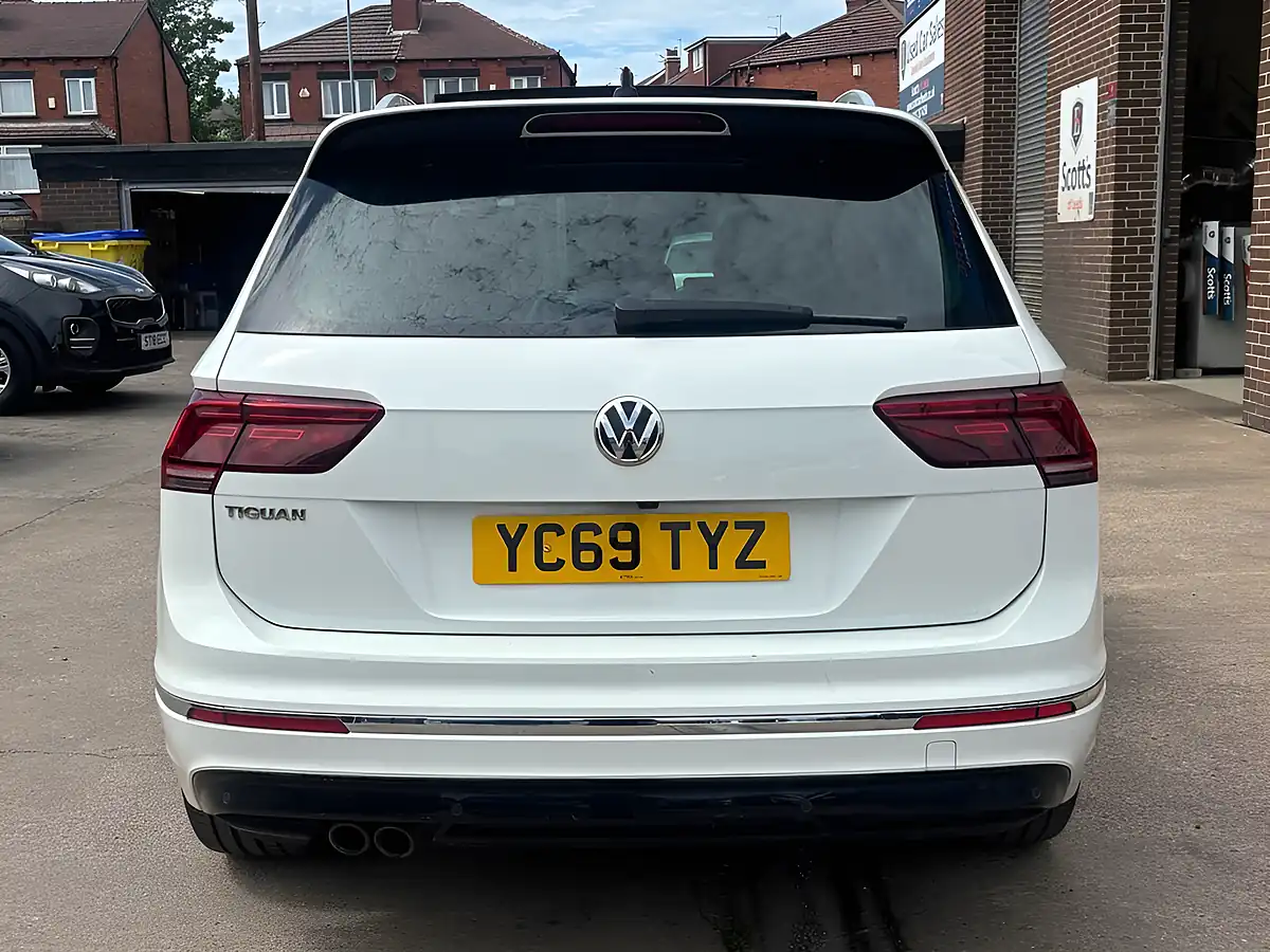 Used 2019 Volkswagen Tiguan R-Line Tech White - Interior and Exterior details 6