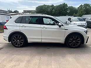 Used 2019 Volkswagen Tiguan R-Line Tech White - Interior and Exterior details 8
