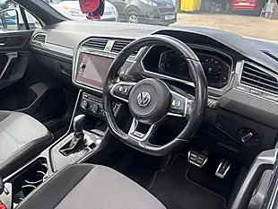 Used 2019 Volkswagen Tiguan R-Line Tech White - Interior and Exterior details 9