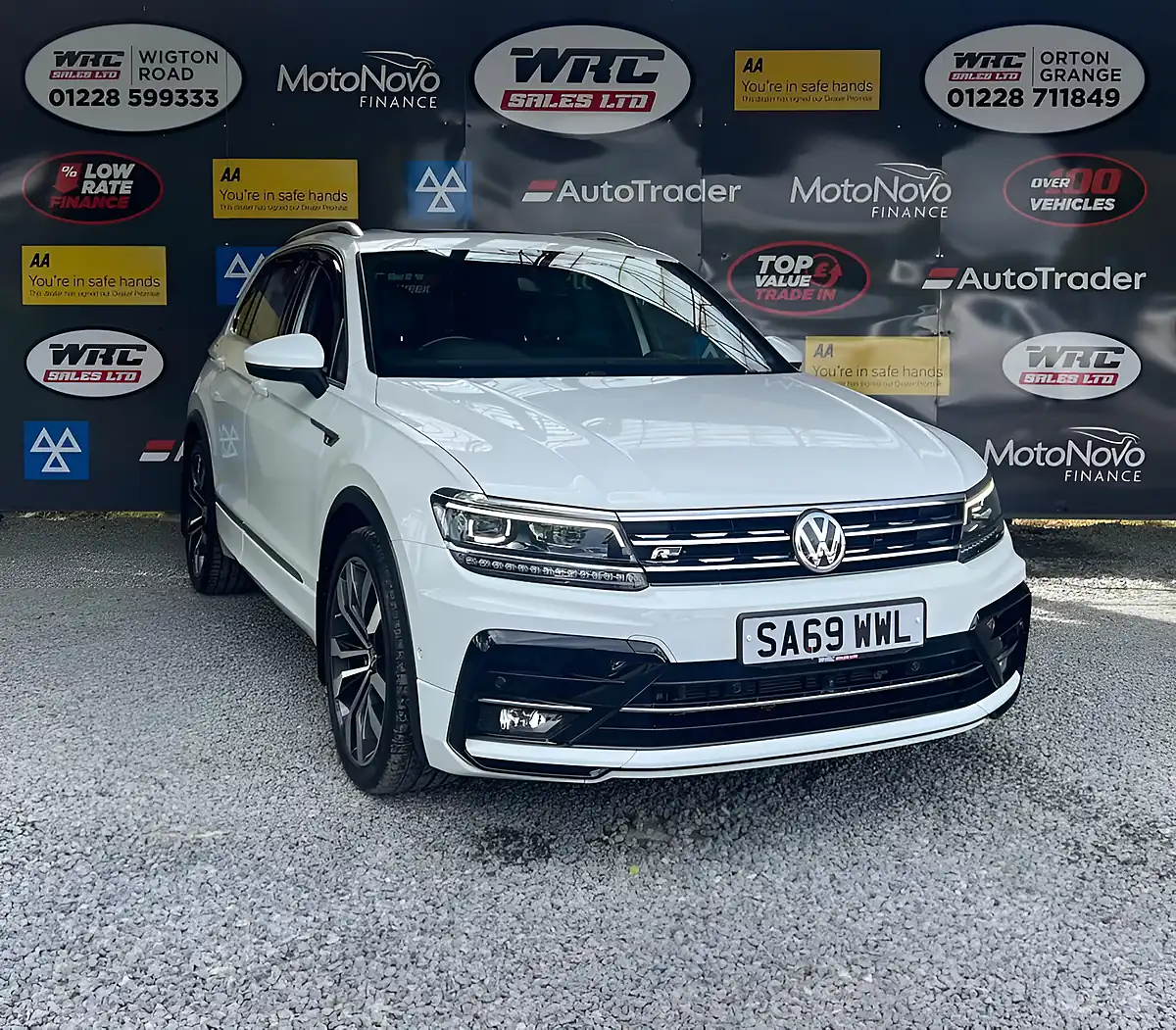 Used 2019 Volkswagen Tiguan R-Line Tech White - Interior and Exterior details 4