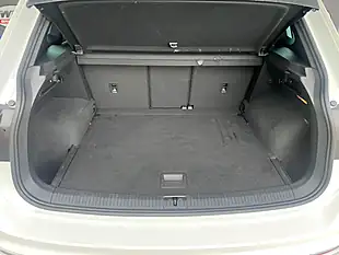 Used 2019 Volkswagen Tiguan R-Line Tech White - Interior and Exterior details 9