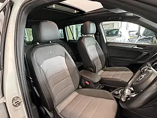 Used 2019 Volkswagen Tiguan R-Line Tech White - Interior and Exterior details 10