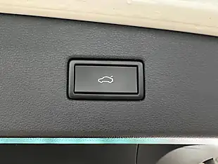 Used 2019 Volkswagen Tiguan R-Line Tech White - Interior and Exterior details 11