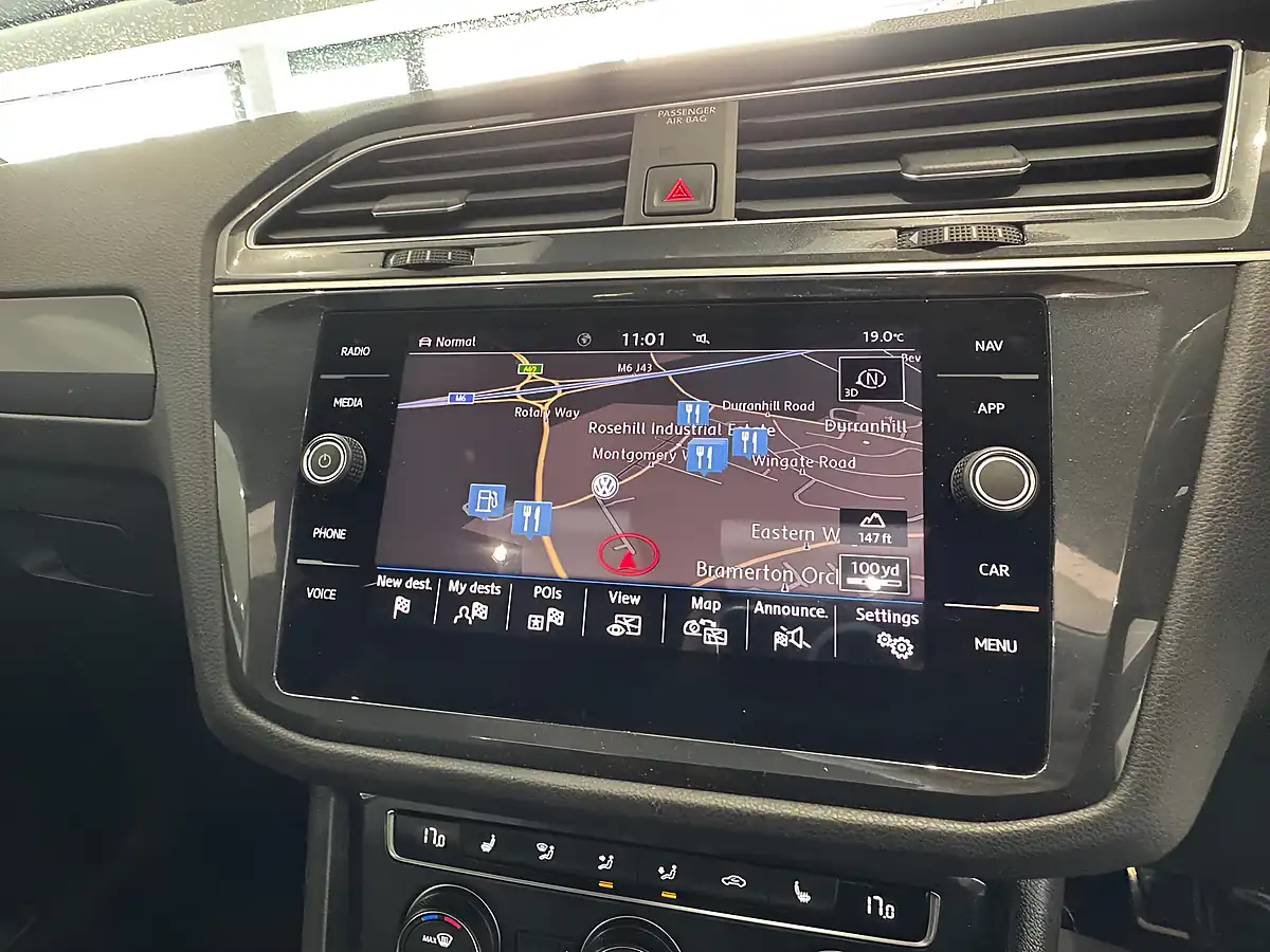 Used 2019 Volkswagen Tiguan R-Line Tech White - Interior and Exterior details 18