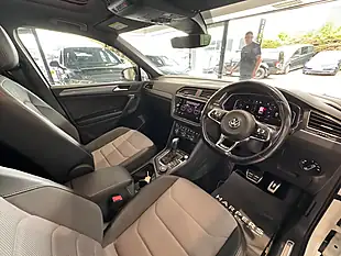 Used 2019 Volkswagen Tiguan R-Line Tech White - Interior and Exterior details 9