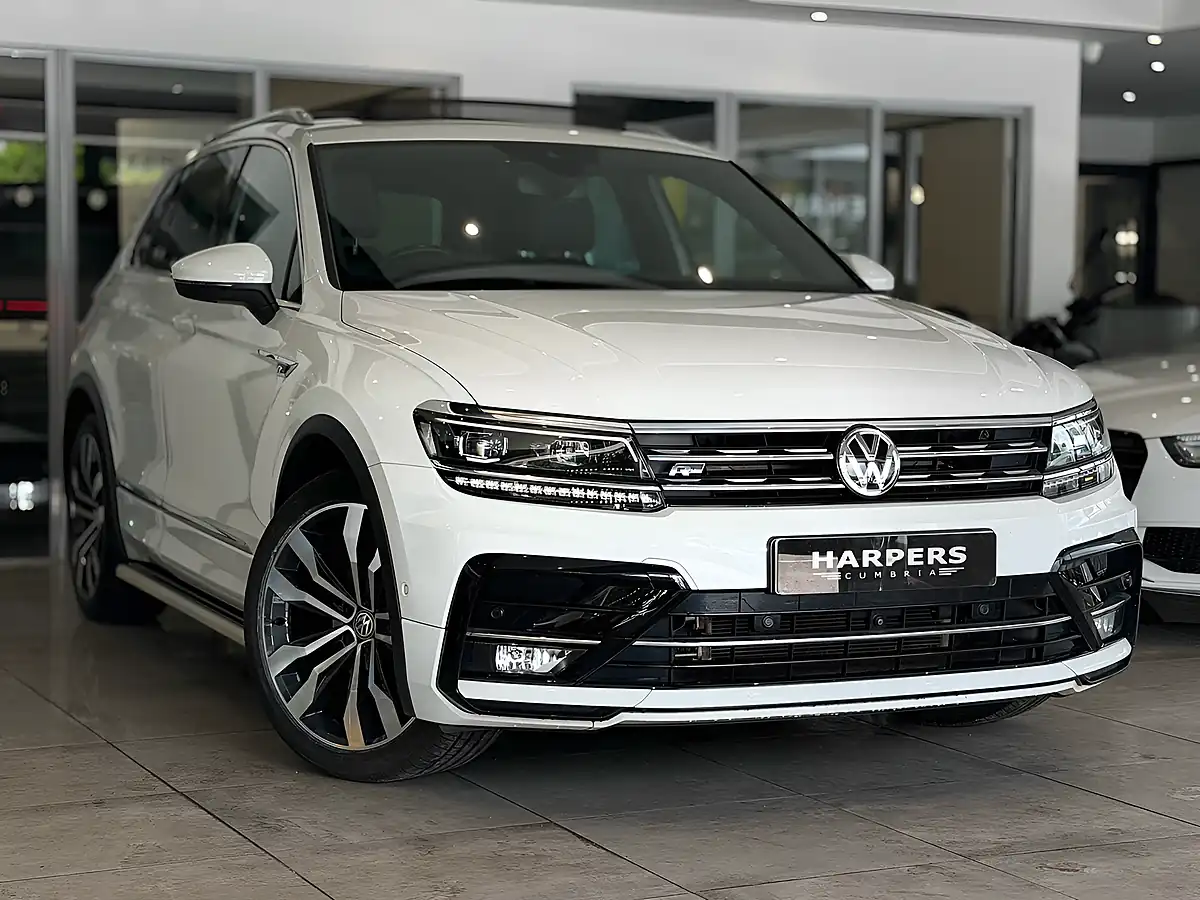 Used 2019 Volkswagen Tiguan R-Line Tech White - Front View