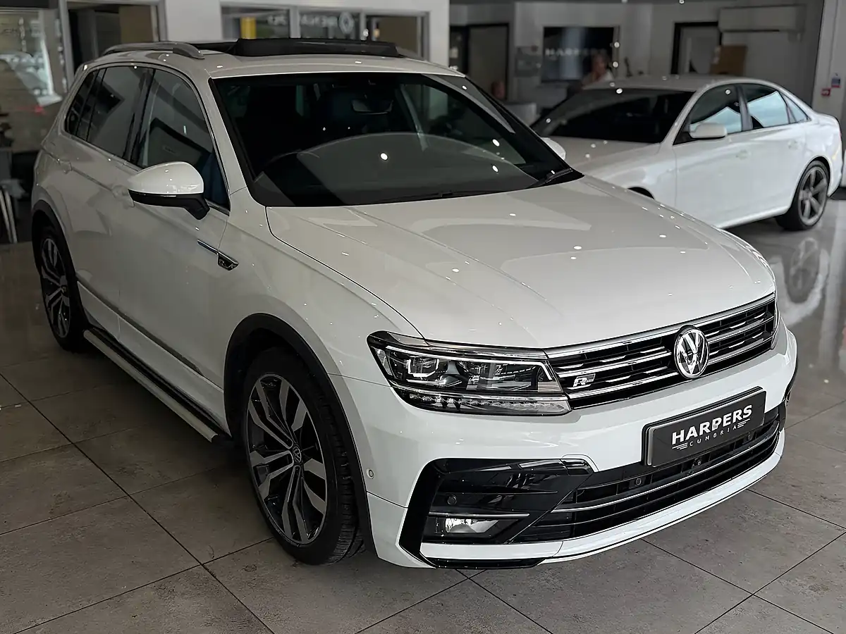 Used 2019 Volkswagen Tiguan R-Line Tech White - Interior and Exterior details 10