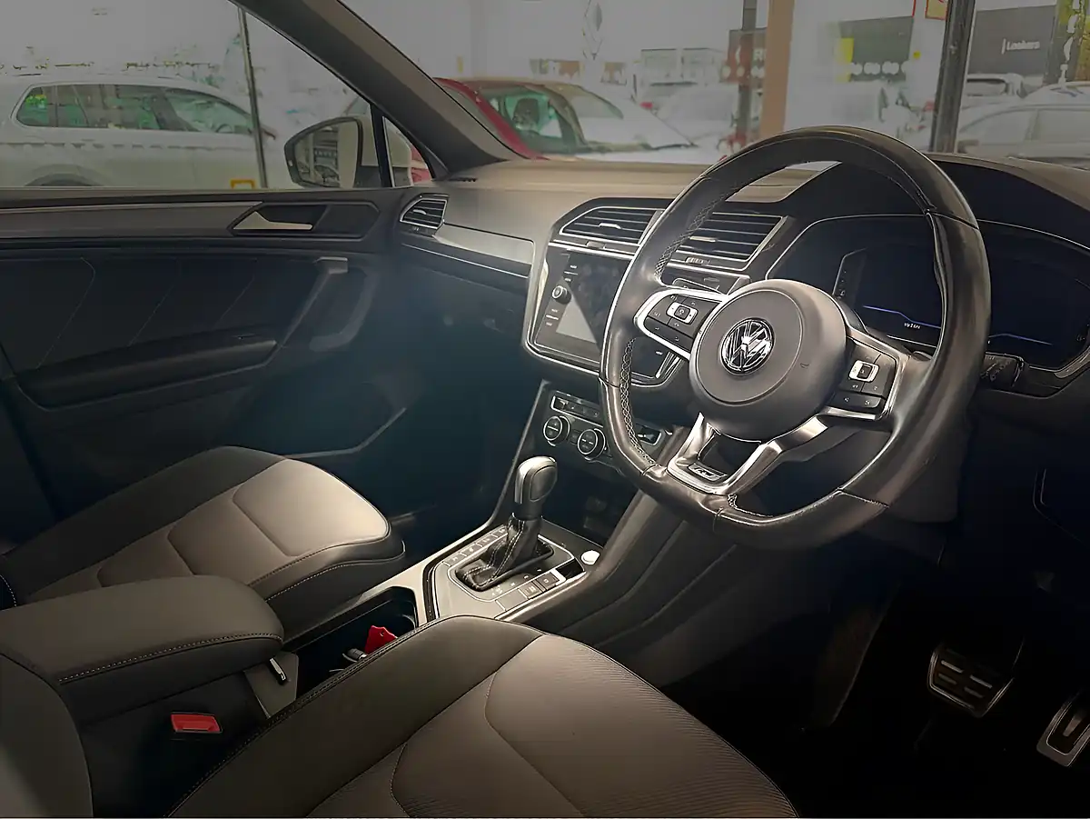 Used 2019 Volkswagen Tiguan R-Line Tech White - Interior and Exterior details 12