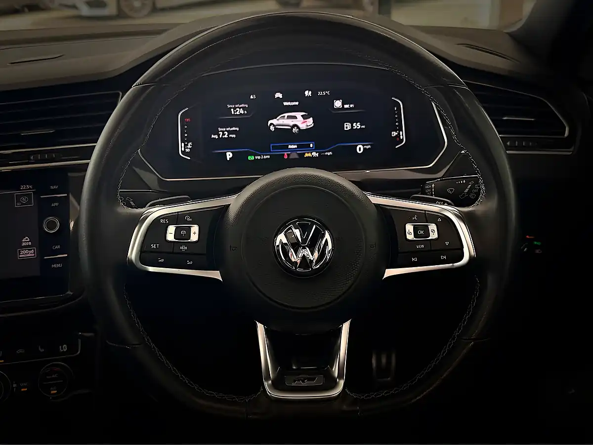 Used 2019 Volkswagen Tiguan R-Line Tech White - Interior and Exterior details 15