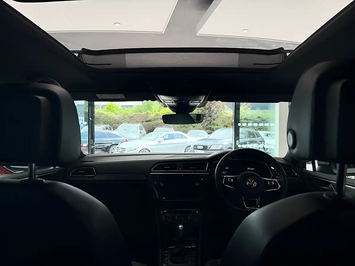 Used 2019 Volkswagen Tiguan R-Line Tech White - Interior and Exterior details 19