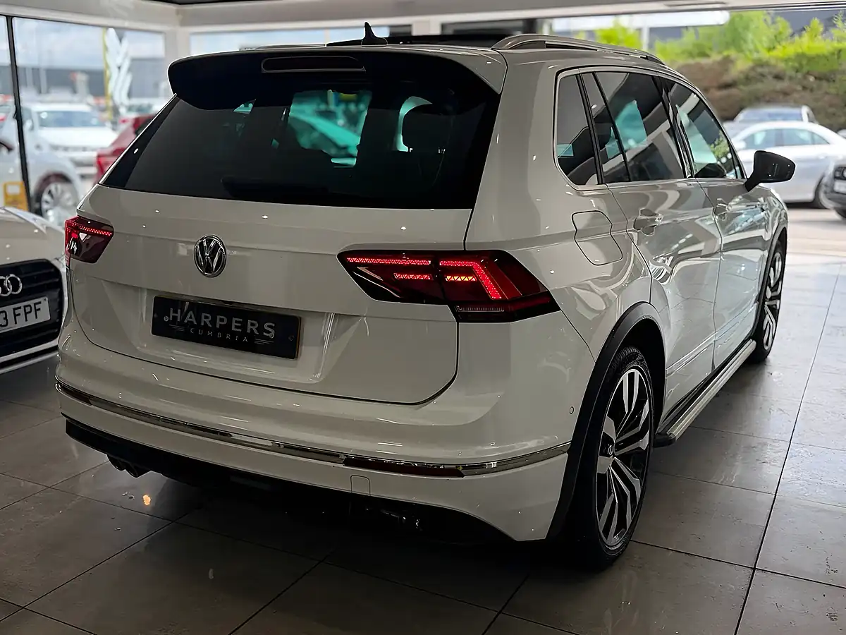 Used 2019 Volkswagen Tiguan R-Line Tech White - Interior and Exterior details 8