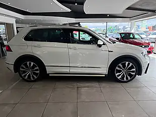 Used 2019 Volkswagen Tiguan R-Line Tech White - Interior and Exterior details 9