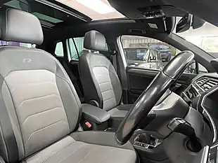 Used 2019 Volkswagen Tiguan R-Line Tech White - Interior and Exterior details 14