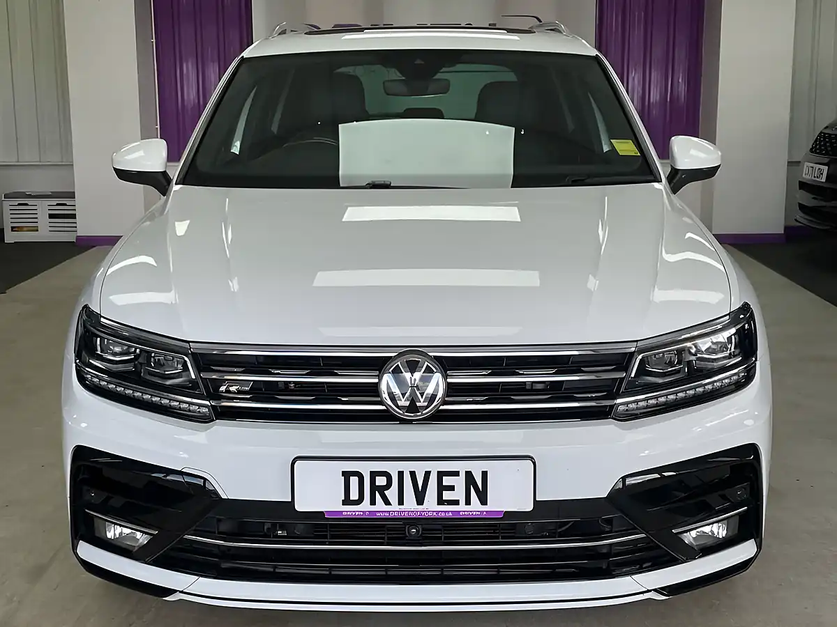 Used 2019 Volkswagen Tiguan R-Line Tech White - Interior and Exterior details 6
