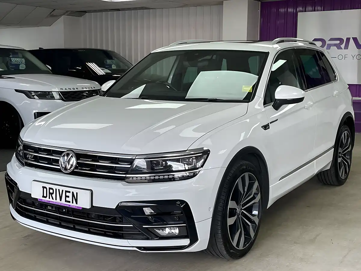 Used 2019 Volkswagen Tiguan R-Line Tech White - Interior and Exterior details 7