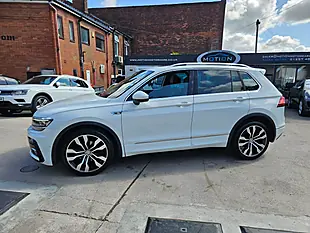 Used 2019 Volkswagen Tiguan R-Line Tech White - Interior and Exterior details 15