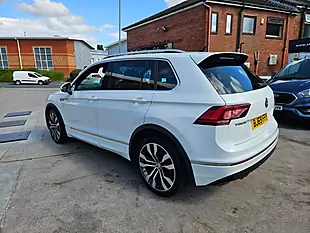 Used 2019 Volkswagen Tiguan R-Line Tech White - Interior and Exterior details 16