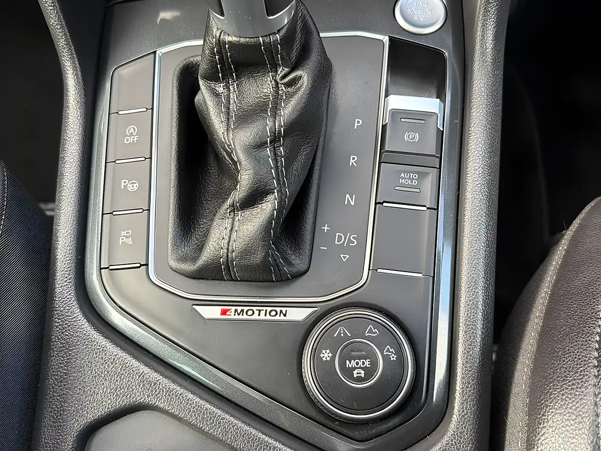 Used 2019 Volkswagen Tiguan R-Line Tech White - Interior and Exterior details 12