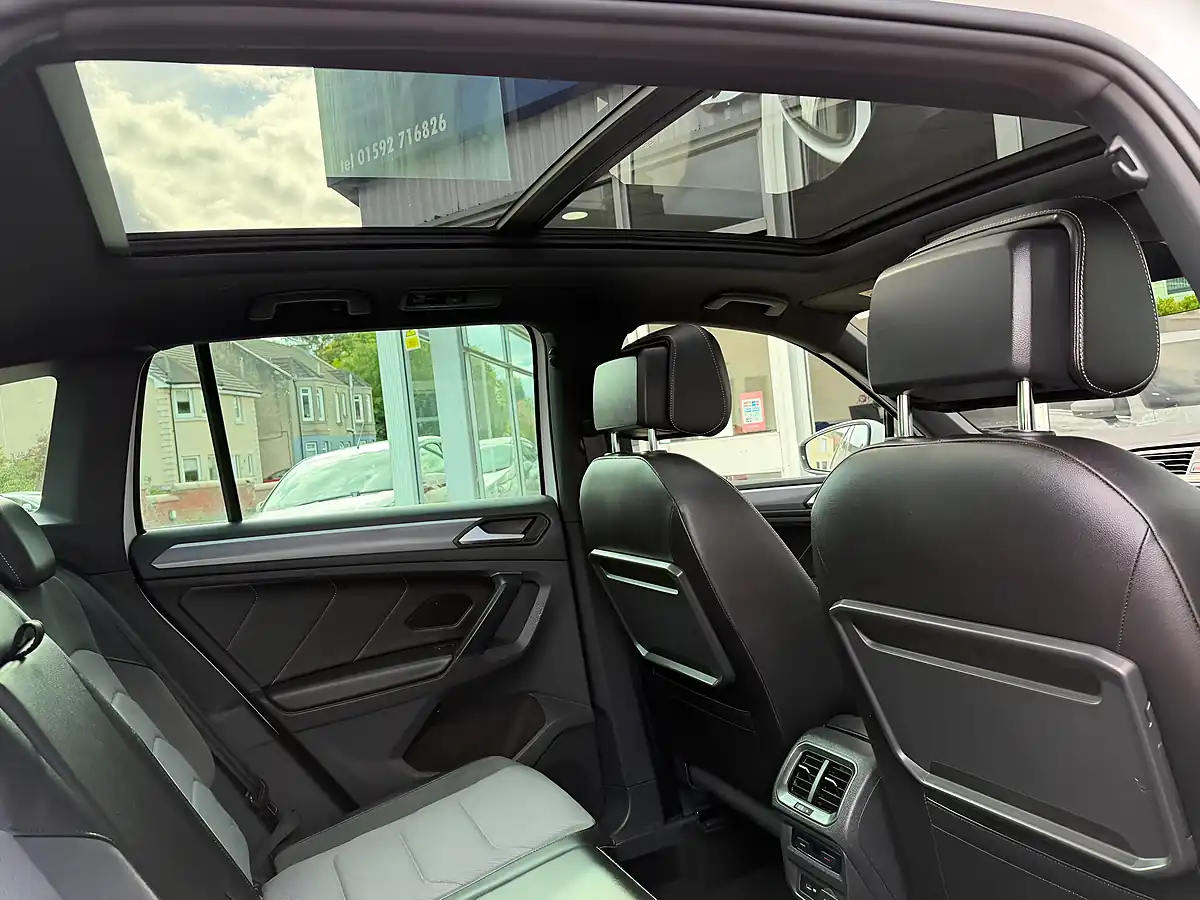 Used 2019 Volkswagen Tiguan R-Line Tech White - Interior and Exterior details 14