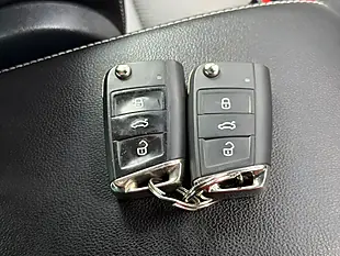 Used 2019 Volkswagen Tiguan R-Line Tech White - Interior and Exterior details 15