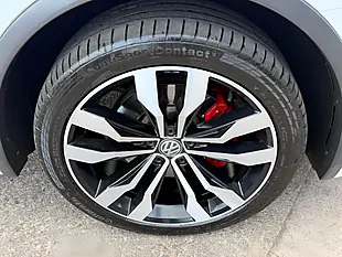 Used 2019 Volkswagen Tiguan R-Line Tech White - Interior and Exterior details 17