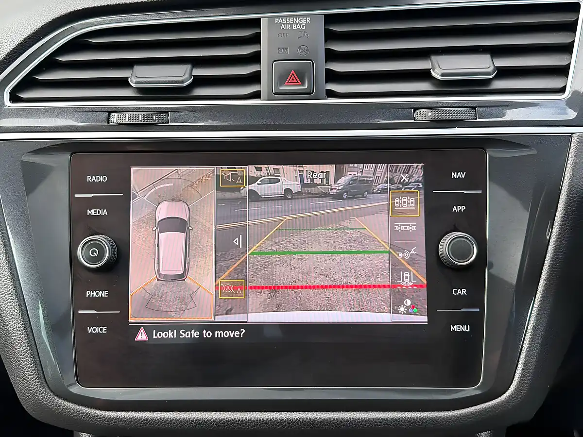 Used 2019 Volkswagen Tiguan R-Line Tech White - Interior and Exterior details 18