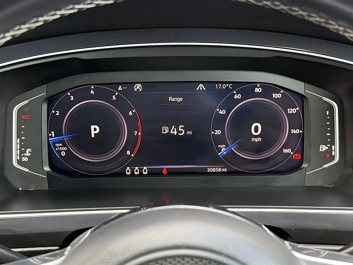 Used 2019 Volkswagen Tiguan R-Line Tech White - Interior and Exterior details 19