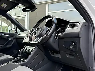 Used 2019 Volkswagen Tiguan R-Line Tech White - Interior and Exterior details 20