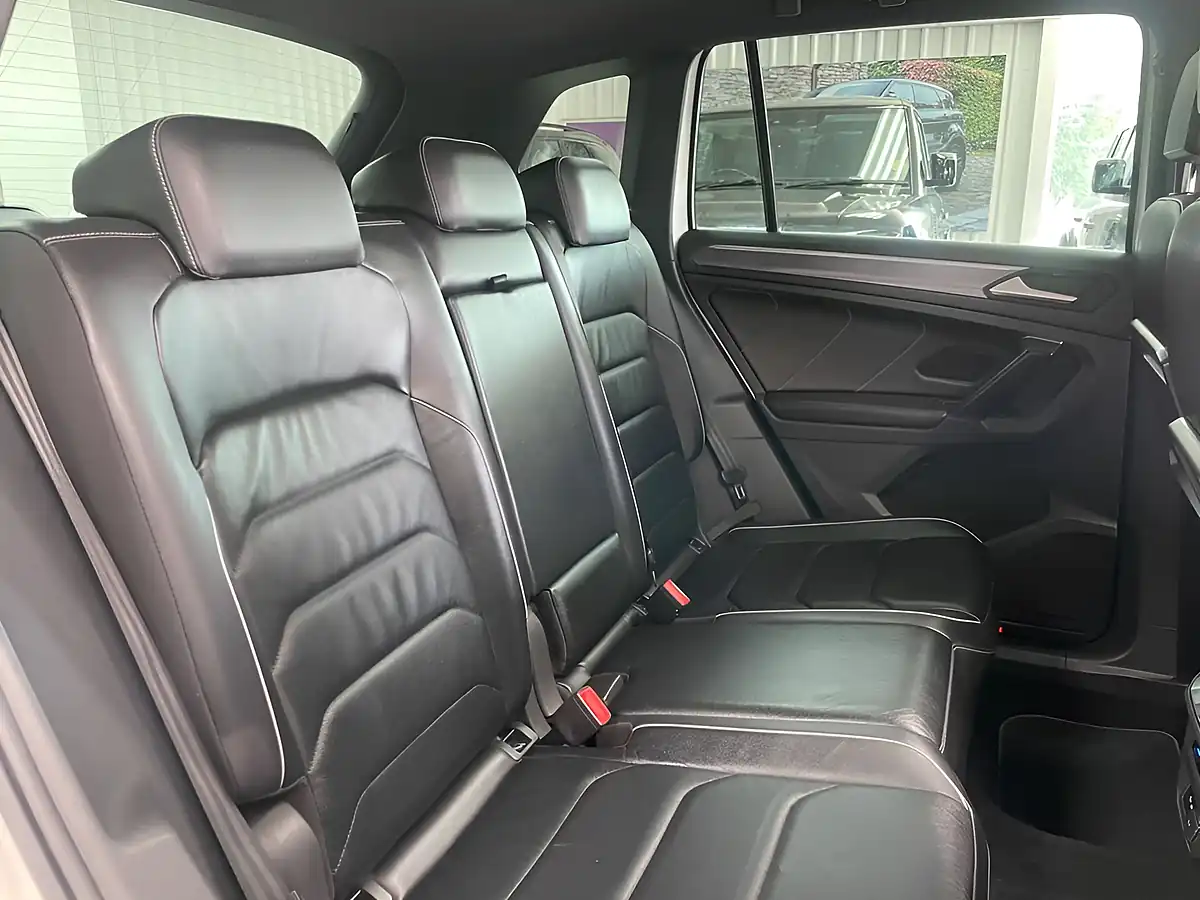 Used 2019 Volkswagen Tiguan R-Line Tech White - Interior and Exterior details 13