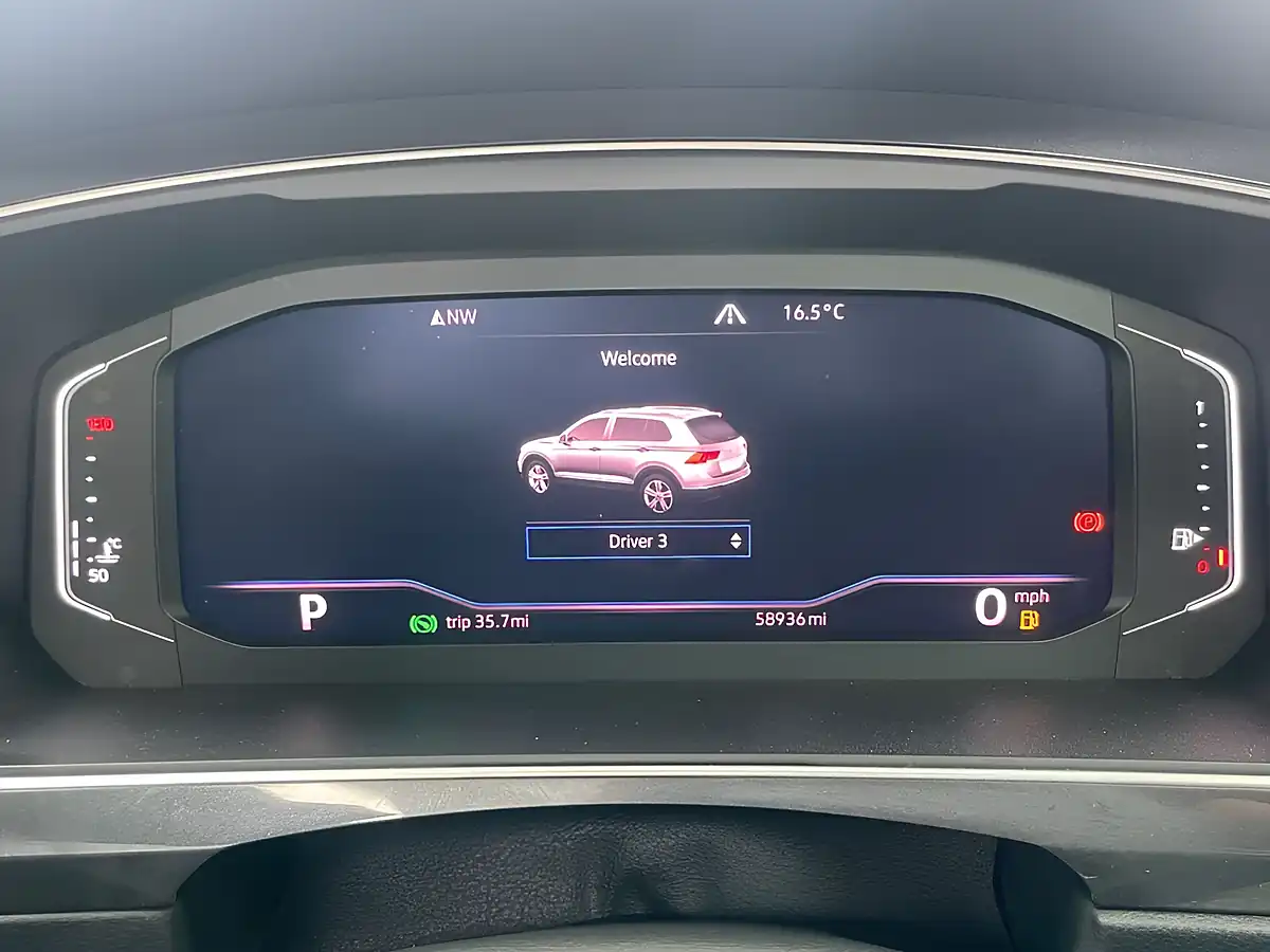 Used 2019 Volkswagen Tiguan R-Line Tech White - Interior and Exterior details 15