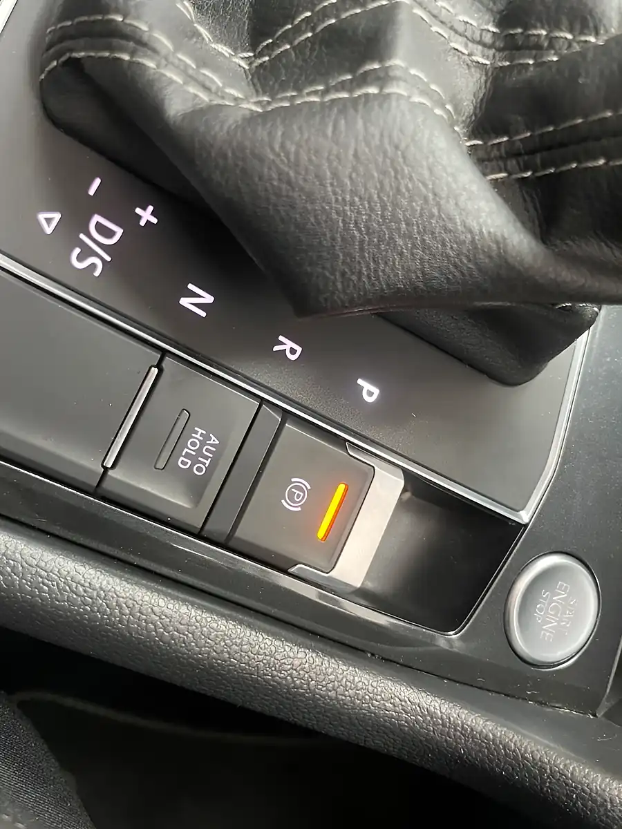 Used 2019 Volkswagen Tiguan R-Line Tech White - Interior and Exterior details 18