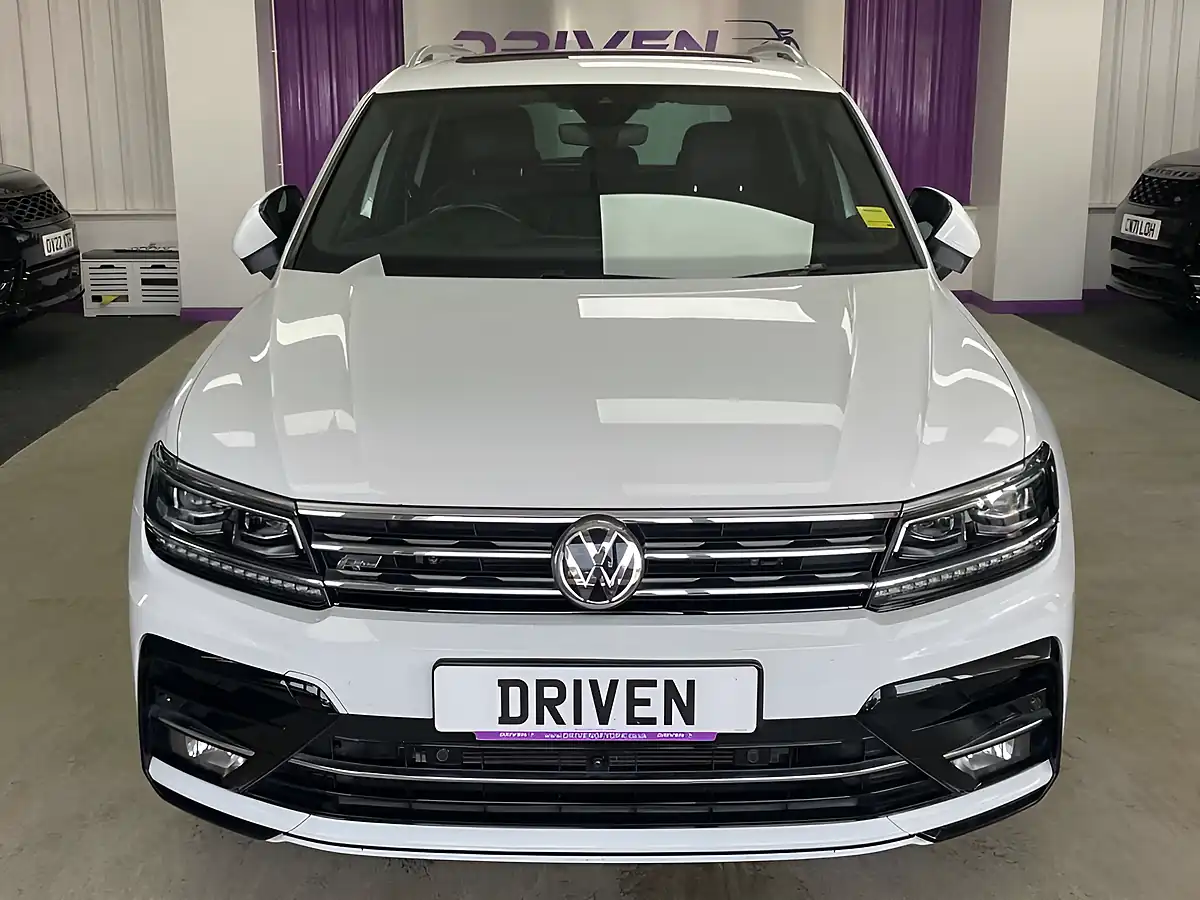 Used 2019 Volkswagen Tiguan R-Line Tech White - Interior and Exterior details 4