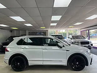 Used 2019 Volkswagen Tiguan R-Line Tech White - Interior and Exterior details 5