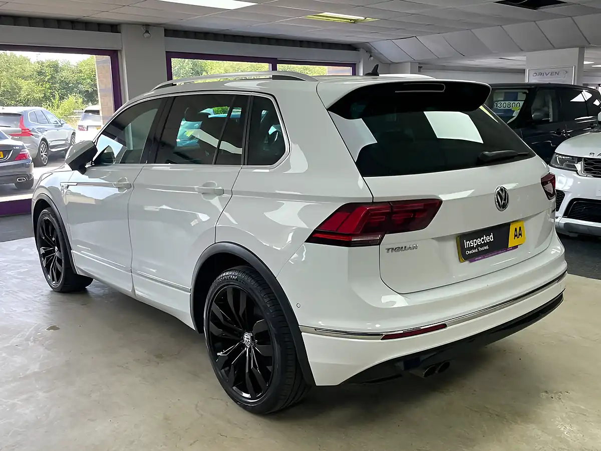 Used 2019 Volkswagen Tiguan R-Line Tech White - Interior and Exterior details 8