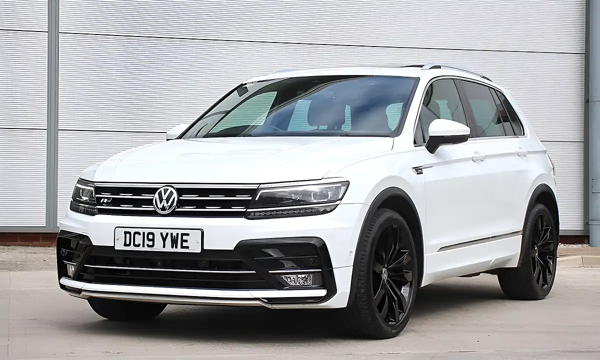 Used 2019 Volkswagen Tiguan R-Line Tech White - Interior and Exterior details 12
