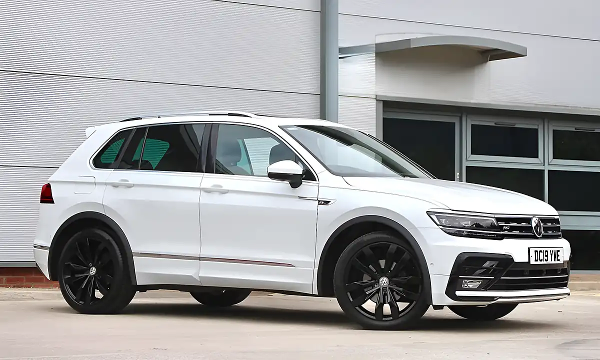 Used 2019 Volkswagen Tiguan R-Line Tech White - Interior and Exterior details 19