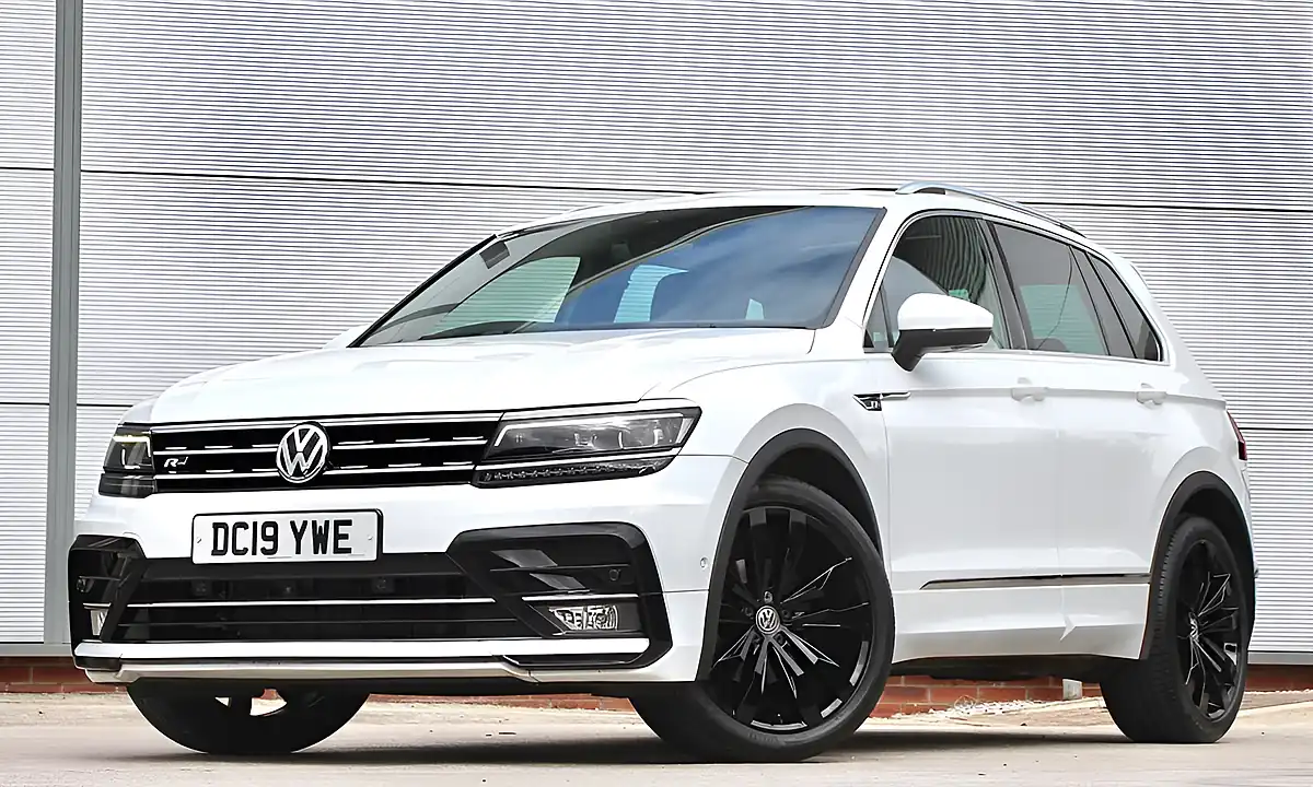 Used 2019 Volkswagen Tiguan R-Line Tech White - Interior and Exterior details 6