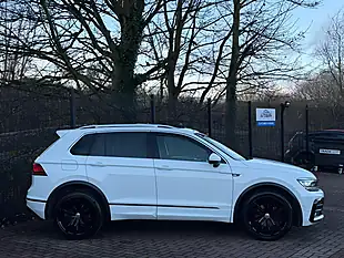 Used 2019 Volkswagen Tiguan R-Line Tech White - Interior and Exterior details 10