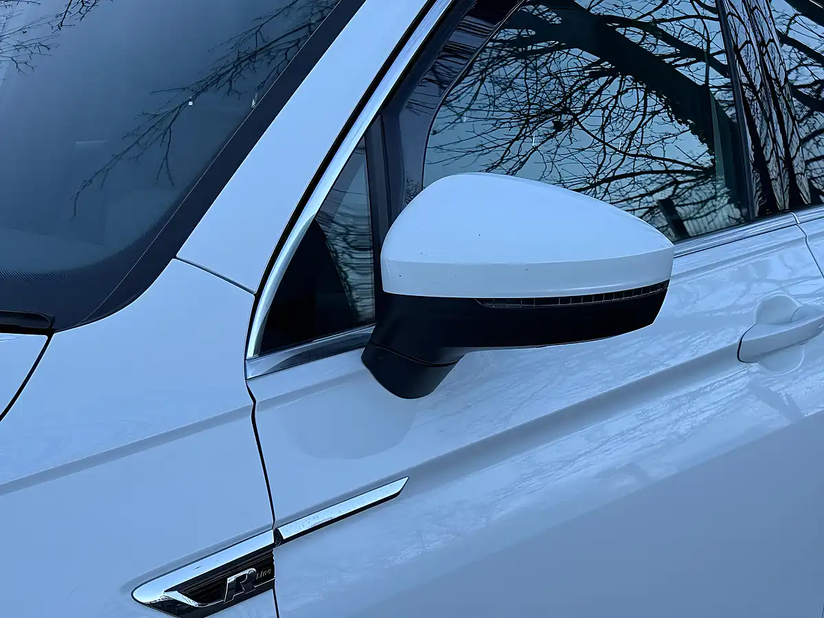 Used 2019 Volkswagen Tiguan R-Line Tech White - Interior and Exterior details 14