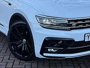 Used 2019 Volkswagen Tiguan R-Line Tech White - Interior and Exterior details 17
