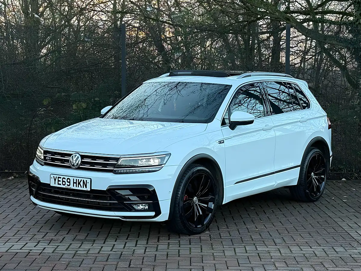 Used 2019 Volkswagen Tiguan R-Line Tech White - Interior and Exterior details 5
