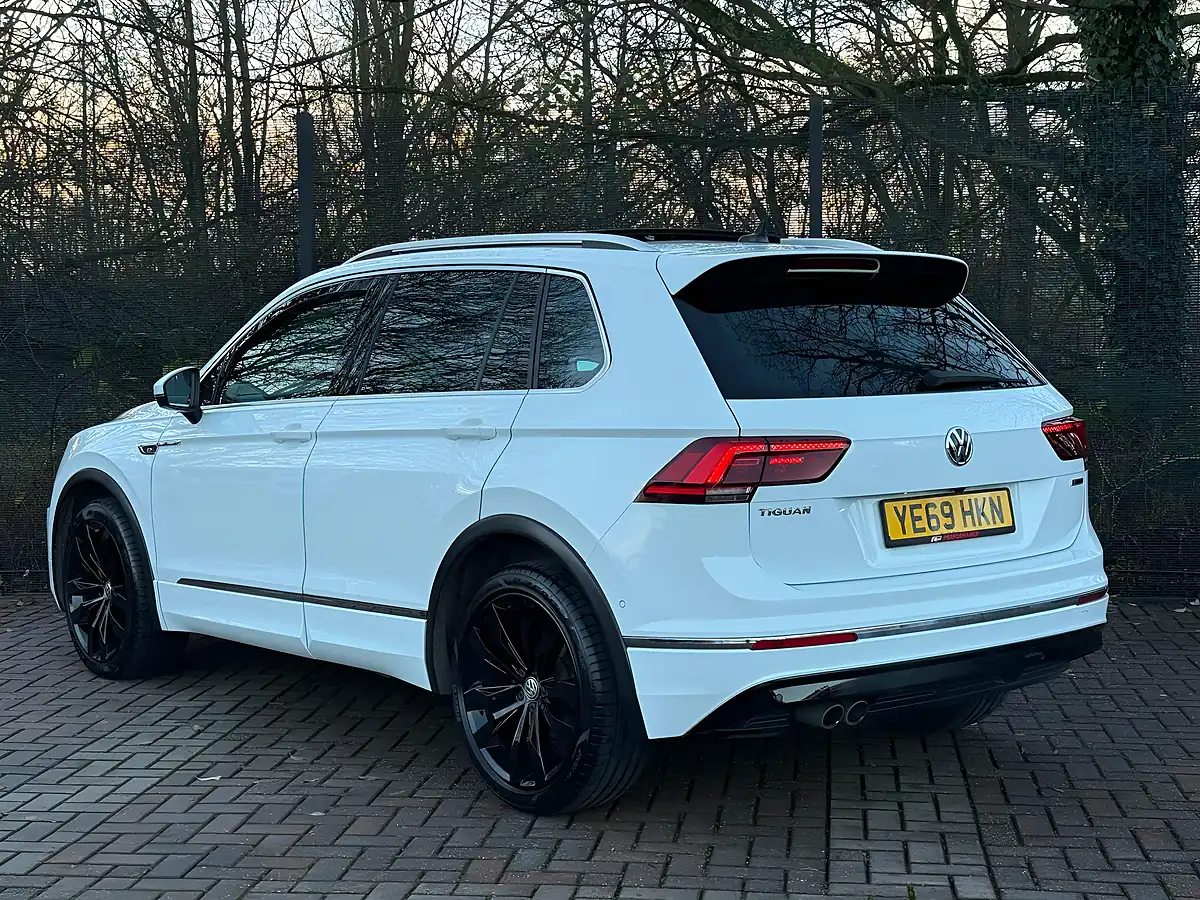 Used 2019 Volkswagen Tiguan R-Line Tech White - Interior and Exterior details 7