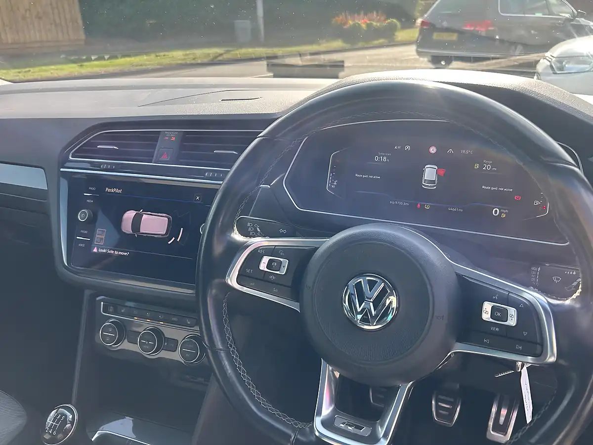 Used 2019 Volkswagen Tiguan R-Line White - Interior and Exterior details 10