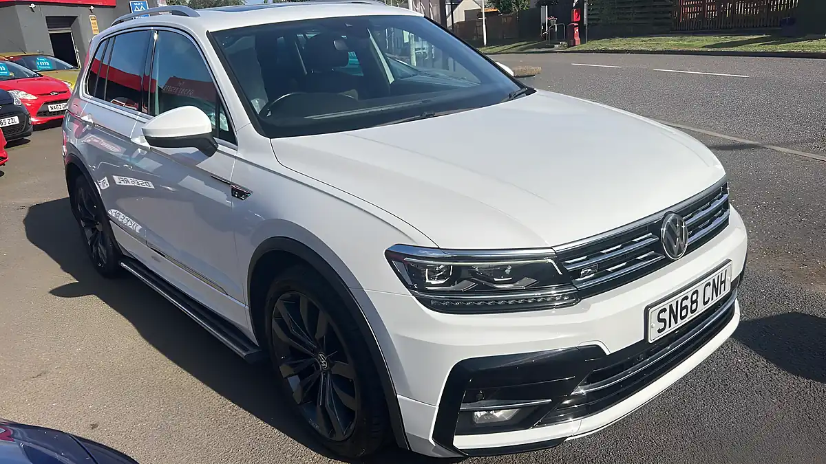 Used 2019 Volkswagen Tiguan R-Line White - Interior and Exterior details 2