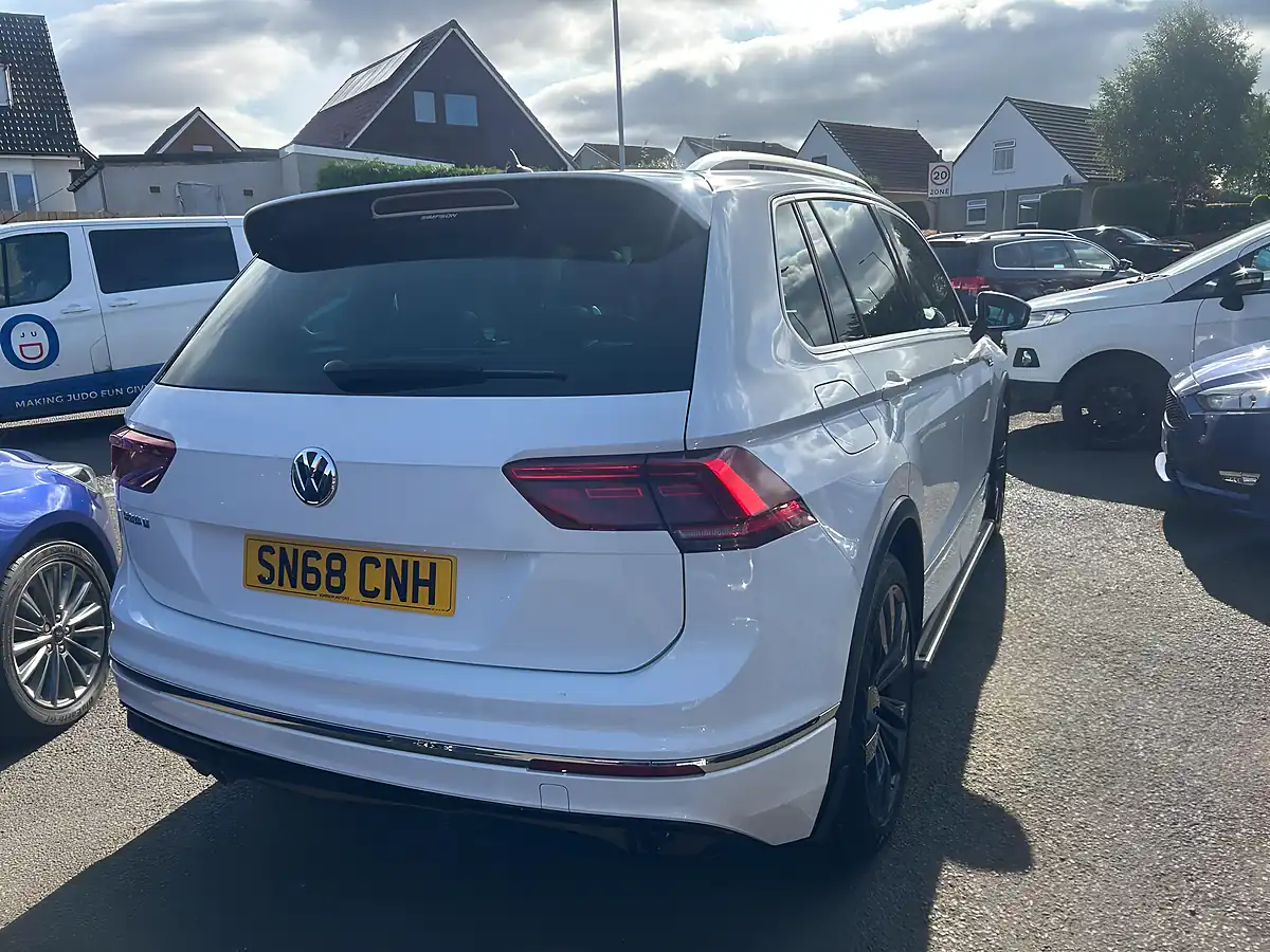 Used 2019 Volkswagen Tiguan R-Line White - Interior and Exterior details 5