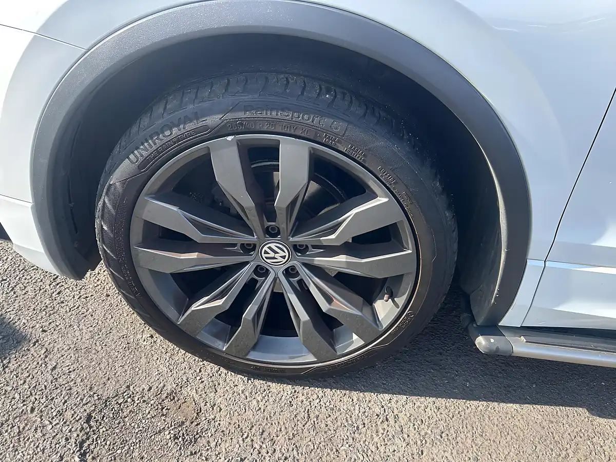 Used 2019 Volkswagen Tiguan R-Line White - Interior and Exterior details 7