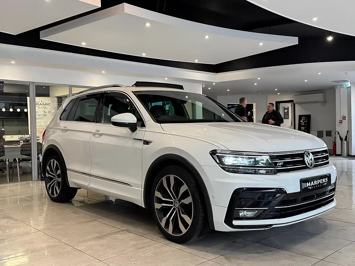 Used 2019 Volkswagen Tiguan R-Line White - Interior and Exterior details 10