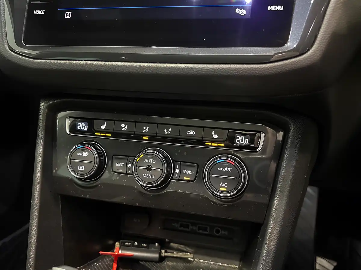 Used 2019 Volkswagen Tiguan R-Line White - Interior and Exterior details 16
