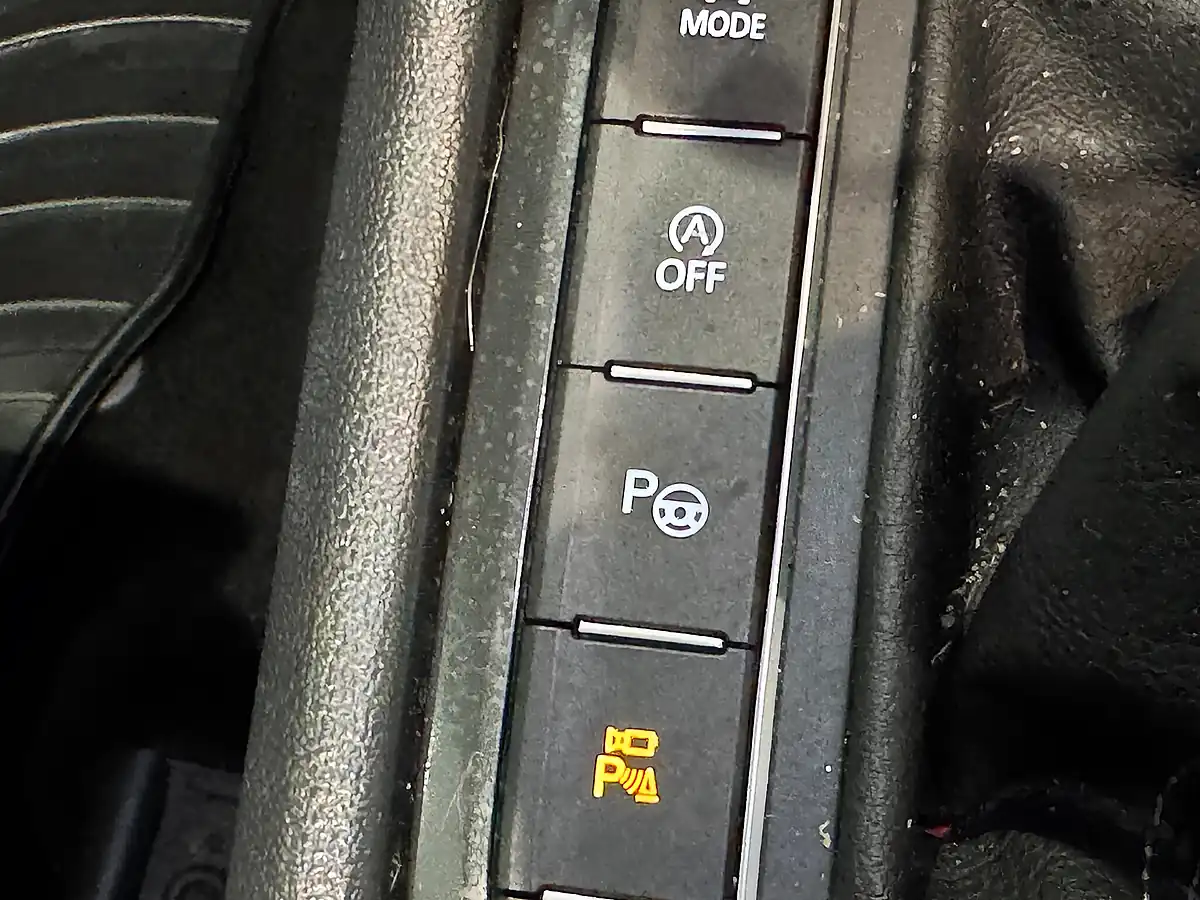Used 2019 Volkswagen Tiguan R-Line White - Interior and Exterior details 18